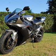 Yamaha yzf r1