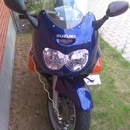 Suzuki GSX 600F