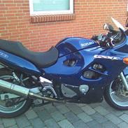 Suzuki GSX 600F