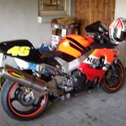 Honda cbr 900rr fireblade