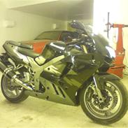 Kawasaki ZX9R