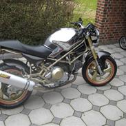 Ducati Monster 750