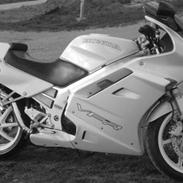 Honda VFR 750F [SOLGT]