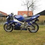 Yamaha YZF-R1