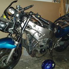 Suzuki rf 600