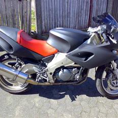 Yamaha SZR 660
