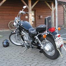 Suzuki VS 600 Intruder