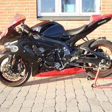 Suzuki gsxr 750 k7 