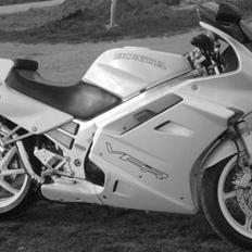 Honda VFR 750F [SOLGT]