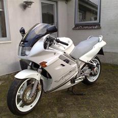 Honda VFR 750F [SOLGT]