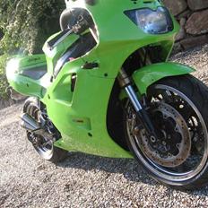 Kawasaki zxr 400 solgt