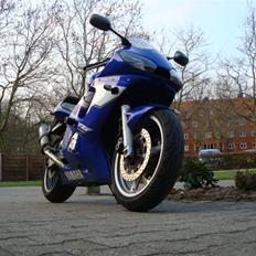 Yamaha R6