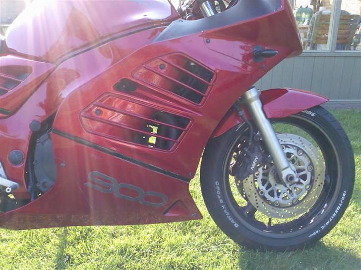 Suzuki rf 900r billede 1