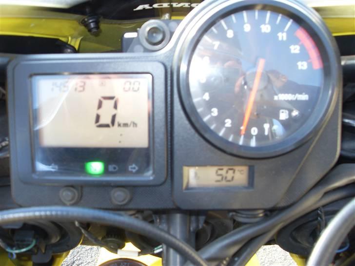 Honda CBR 900RR Fireblade - 14513 km havde den kørt da jeg købte den d. 17-01-09. billede 9