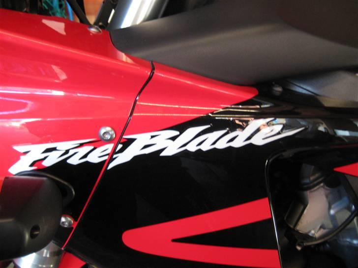 Honda fireblade    954RR billede 14