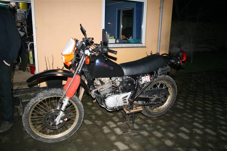 Suzuki DR 250 S - ***SOLGT*** billede 1