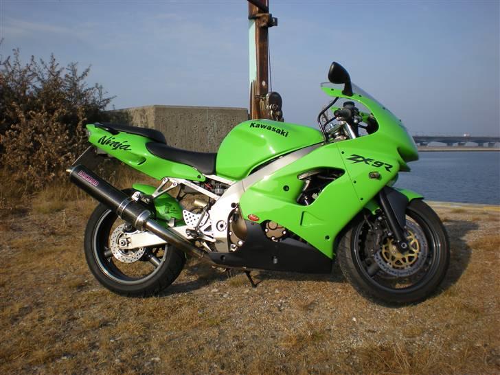Kawasaki ZX9R  billede 2