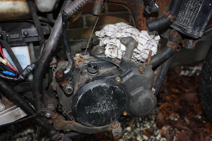 Yamaha DT 125 LC - Motor uden kompression, kickstarter etc. etc. - Sådan så den ud da jeg købte den. billede 13