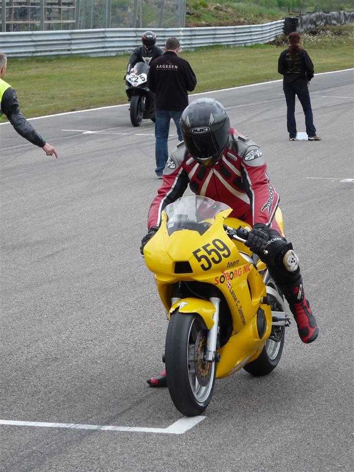 Yamaha YZF R6 Banejern - SOLGT - MIT FØRSTE LØB !!! Inden ssp løbet på anderstorp. 18-20 maj billede 1