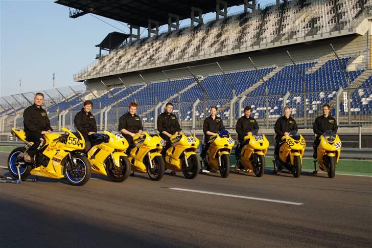 Yamaha YZF R6 Banejern - SOLGT - Lausitzring ´09 - Team Søborg mc - Peter Jepsen, Jens Kammer, Pia Petersen, Lasse Christensen, Lasse Sørensen, Helle Abjørnsdatter, Flemming Zweidorf og Stig Helmer billede 11