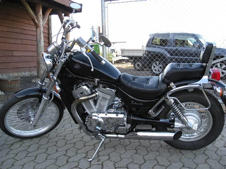 Suzuki VS 600 Intruder billede 1