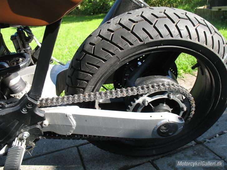 Kawasaki GPZ 900 R Streetfighter * - zzr 1100 bagsvinger og 180 dæk .. skulle laves en del før det passe på ..  billede 6