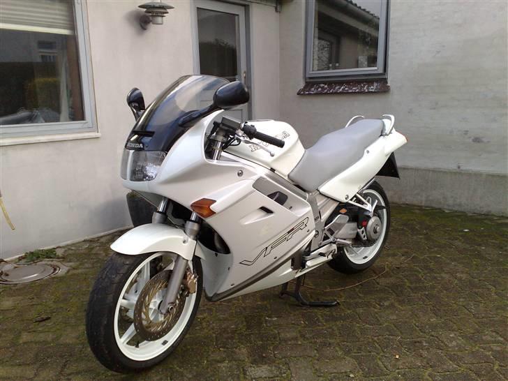 Honda VFR 750F [SOLGT] - Dag 1 i DK billede 2