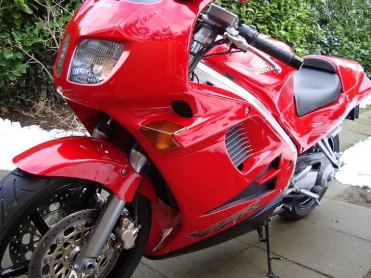 Honda VFR 750F billede 3