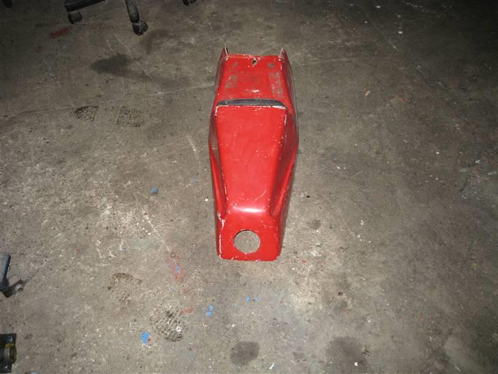 Triumph tiger 100ss - sædet skal løftes 5 cm for at den kan være der  billede 17