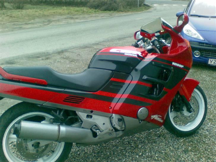 Honda CBR 1000F HURRICANE billede 1