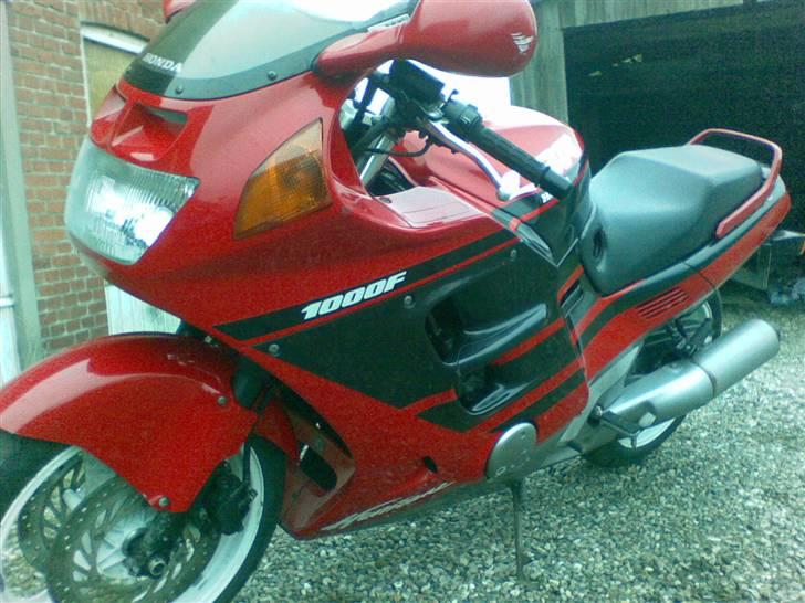 Honda cbr 1000f hurricane