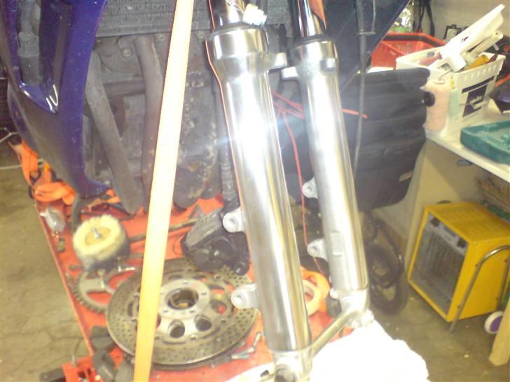 Suzuki GSX600F (SOLGT) - polerede gaffelben billede 2