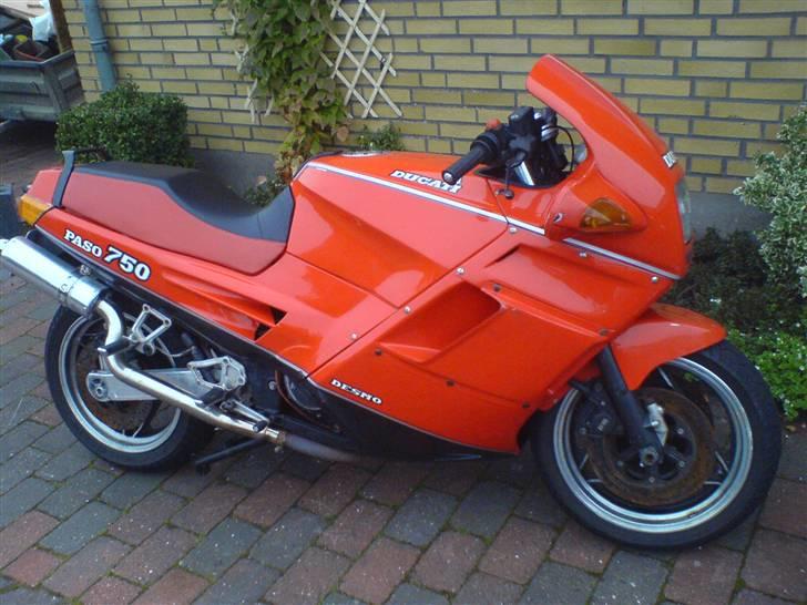 Ducati paso 750 (SOLGT) - plasticcyklen-kært barn mange navne. Men plast kvalitet er god og holdbar! billede 10