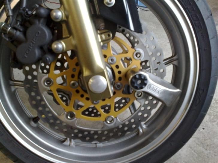 Kawasaki ER6N ABS (solgt) - Original aludæksel til hjulakslen, og Abus Granit Detector 8000 billede 19