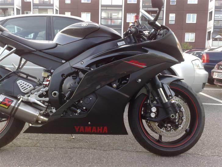 Yamaha R6 billede 3