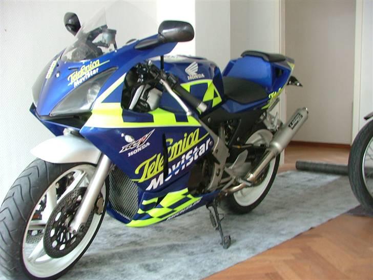 Honda VFR 400 R -solgt- billede 5