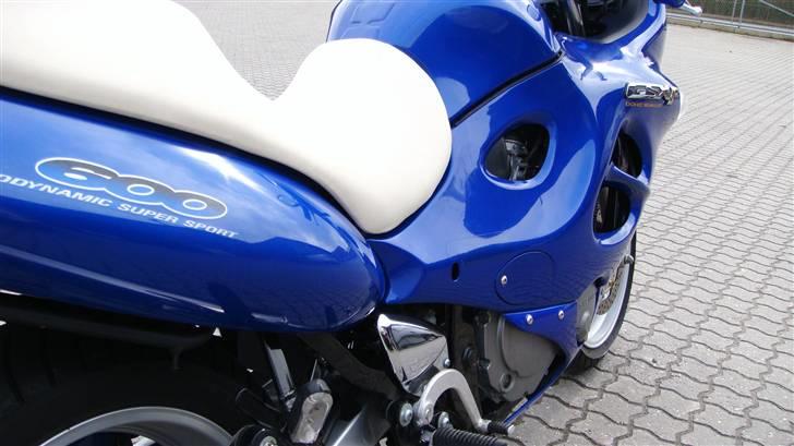 Suzuki gsx600f      billede 3