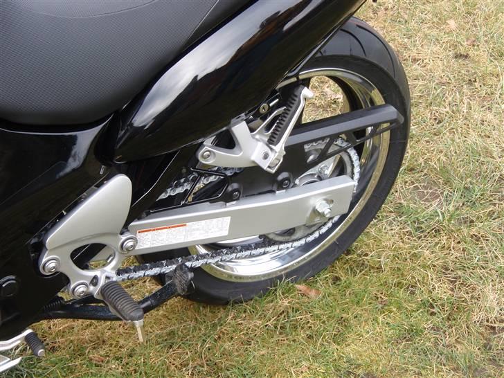 Suzuki GSX750F - Breddere bagdæk 160 Michelin Pilot Power 2CT billede 17