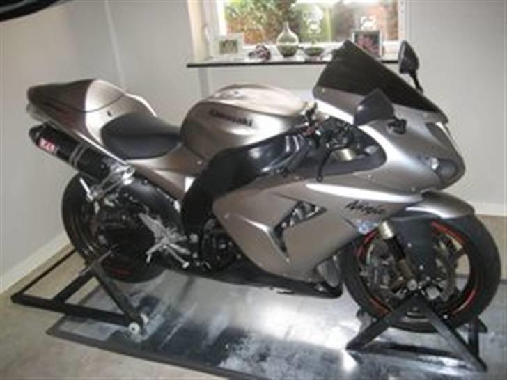 Kawasaki ZX10R billede 1