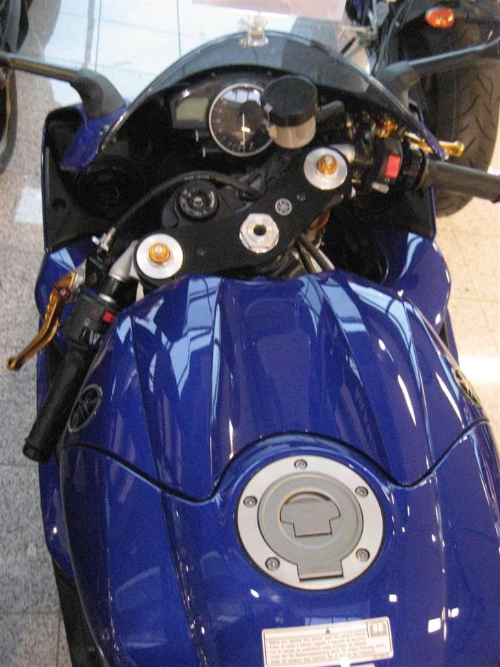 Yamaha YZF-R1 "Mr Blue" (solgt) - Et kig ind i cockpittet på "jagerflyet" :) billede 7