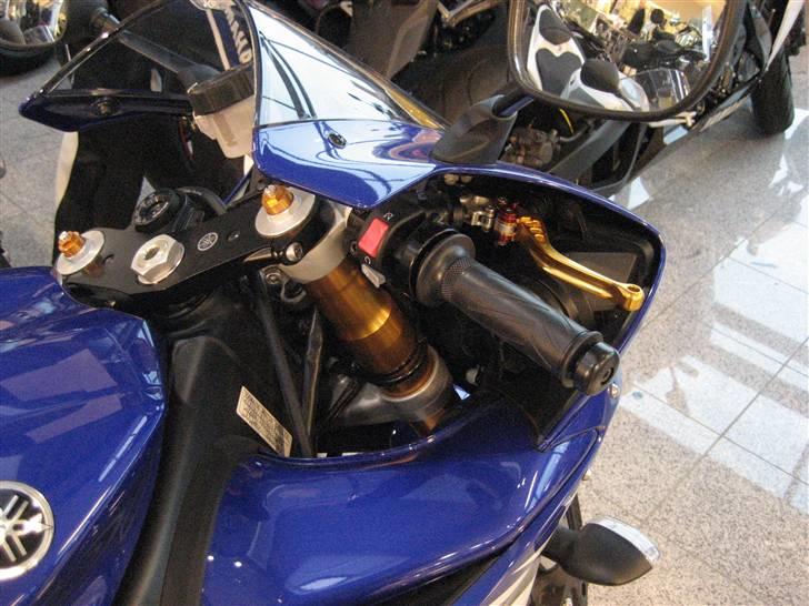 Yamaha YZF-R1 "Mr Blue" (solgt) - CRG grebklinger i guld billede 10