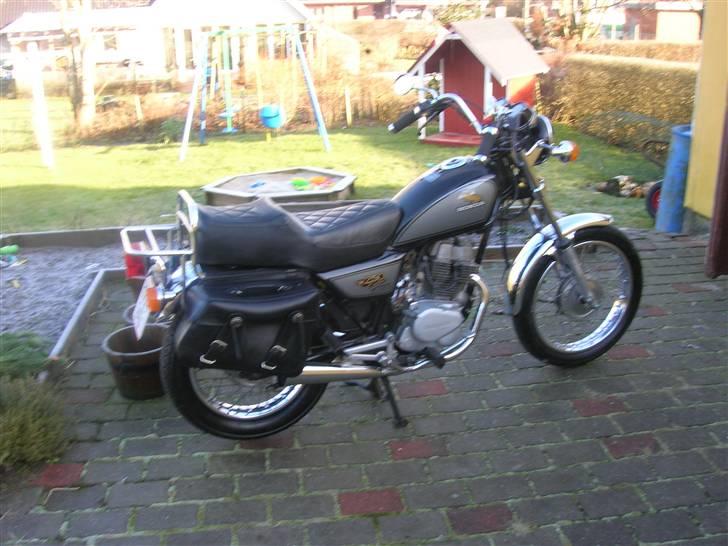 Honda CM 250 CUSTOM billede 2