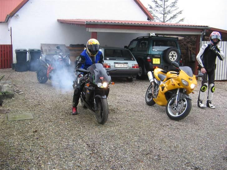 KTM Superduke R - Duken bliver lige smoket af Prilleren.  billede 7