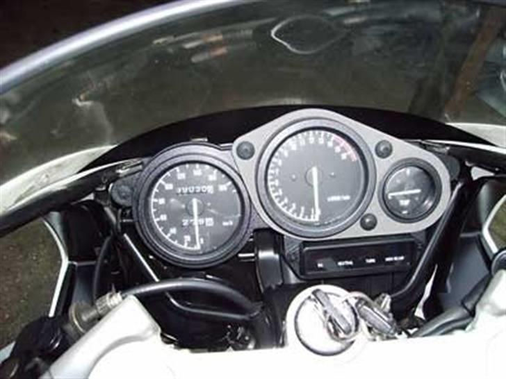 Yamaha FZR-R 400 billede 5