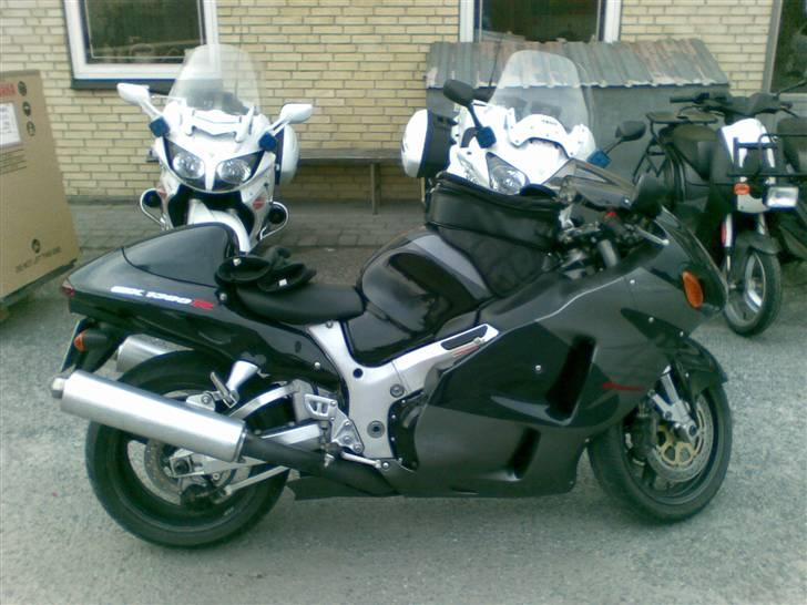 Suzuki GSX 1300 R SOLGT billede 3