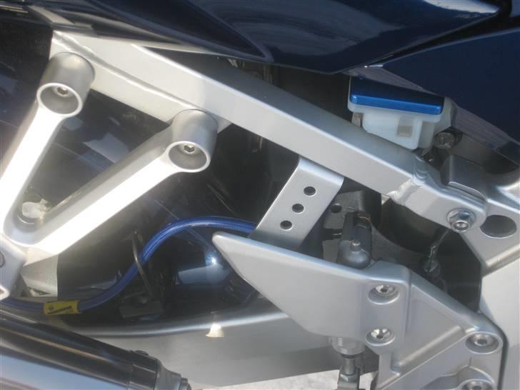 Suzuki sv1000s - nye armerede bremseslanger billede 2