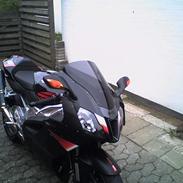 Aprilia RSV 1000R