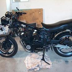 Kawasaki GPz 550 Uni-Track