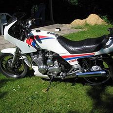 Yamaha XJ 900