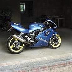 Kawasaki ZXR750